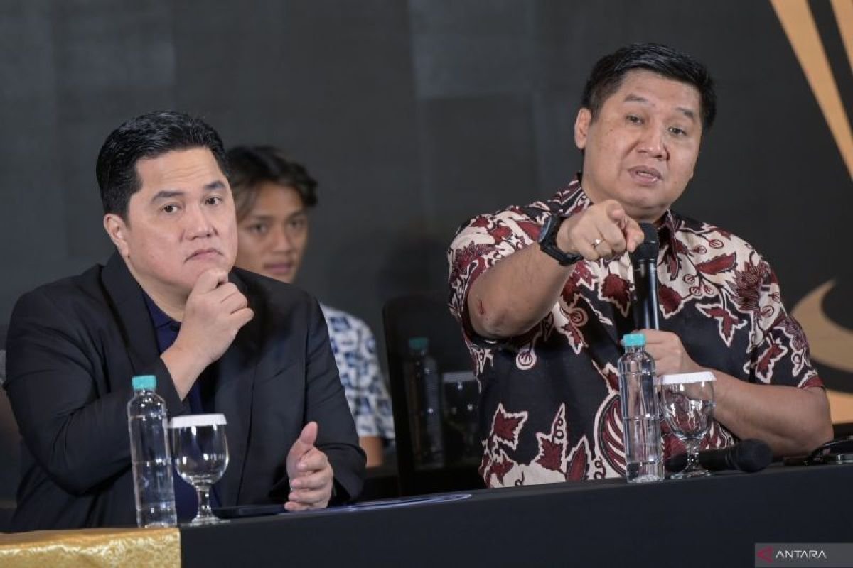Here are some alternative titles for "Daftar 30 Pemain Liga Indonesia All Star di Piala Presiden 2025":

1. "30 Bintang Liga Indonesia: Tim All Star Piala Presiden 2025"
2. "Daftar 30 Pemain Terbaik Liga Indonesia di Piala Presiden 2025"
3. "30 Pemain Terpilih Liga Indonesia untuk Piala Presiden 2025"
4. "Piala Presiden 2025: 30 Pemain Liga Indonesia All Star"
5. "Daftar Pemain Liga Indonesia All Star Menghadapi Piala Presiden 2025"
6. "Tim All Star Liga Indonesia: 30 Pemain Unggulan Piala Presiden 2025"
7. "30 Talenta Liga Indonesia di Piala Presiden 2025: Tim All Star"
8. "Perkenalan 30 Pemain All Star Liga Indonesia untuk Piala Presiden 2025"
9. "Piala Presiden 2025: Daftar Lengkap 30 Pemain All Star Liga Indonesia"
10. "Liga Indonesia All Star: 30 Pemain Pilihan di Piala Presiden 2025"

Feel free to choose any of these or mix and match elements to create a title that suits your needs!